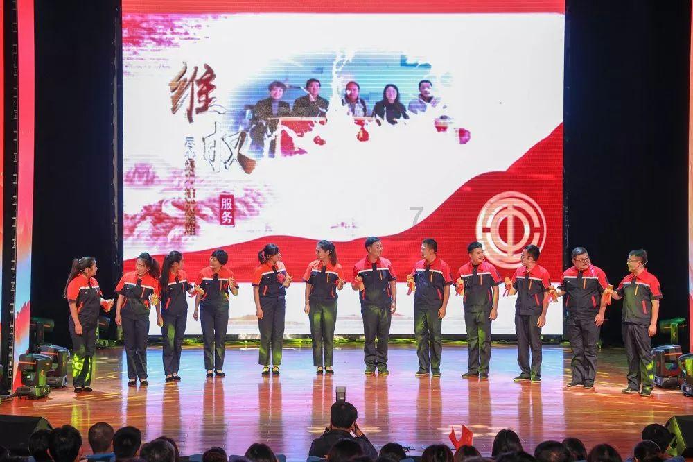 牛仔和T恤
