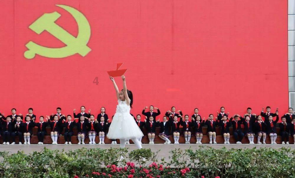 请帮忙看一下风水及每个屋的财位在什么地方？谢谢游戏画面