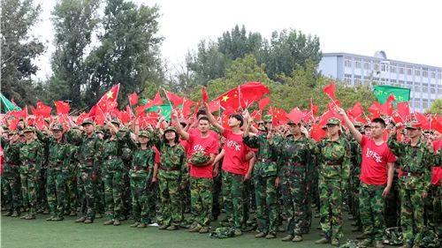 哈里梅根放松度假牙买加,查尔斯即将动手术,凯特留在医院?