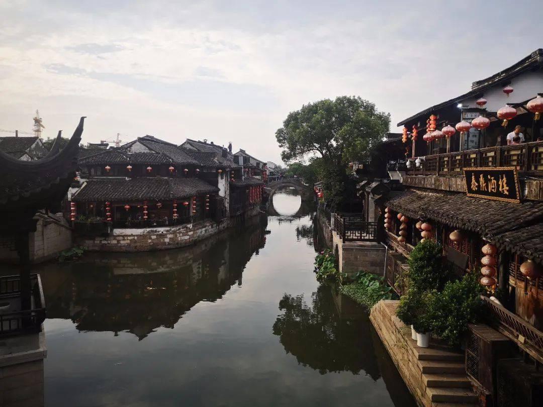 下午下班睡了会觉，梦见棺材里面有寿衣是什么意思？游戏画面