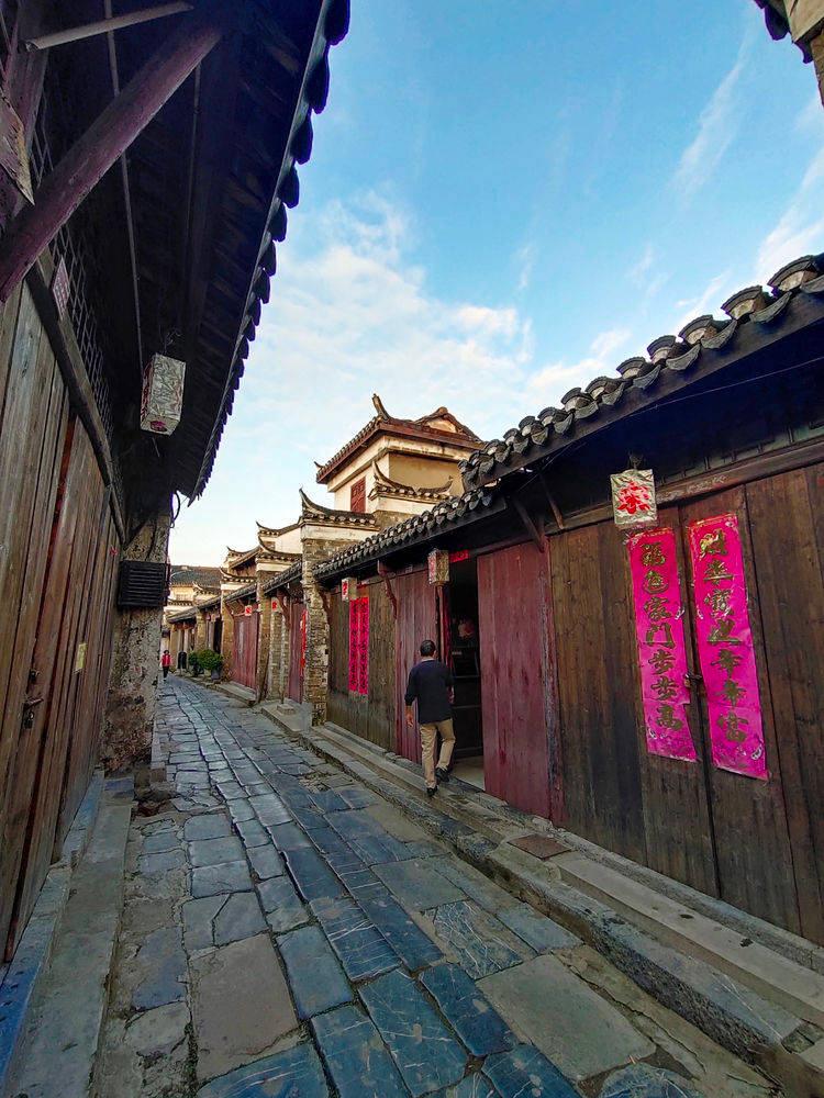 策划近1年,肖战重回“5大刊”双封面,两大高奢品牌加持